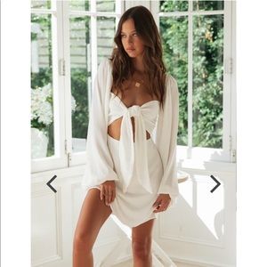 White tie front dress w/ balloon sleeves Lrg(12AU)